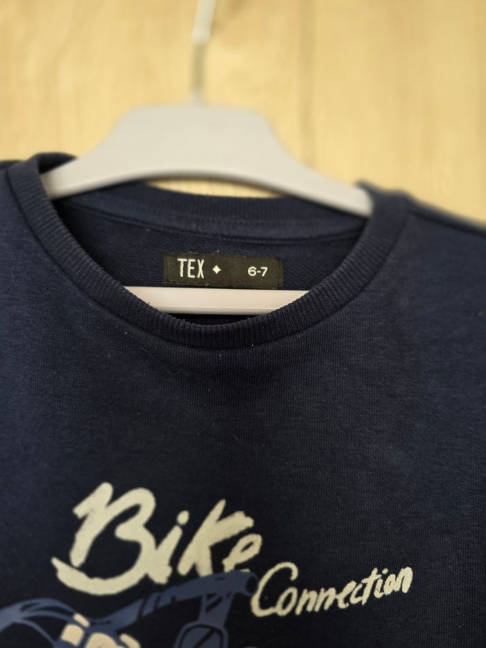 PULL GARÇON 👦 MOTIF VÉLO 🚲  BLEU MARINE 6/7 ANS MARQUE TEX - photo numéro 2