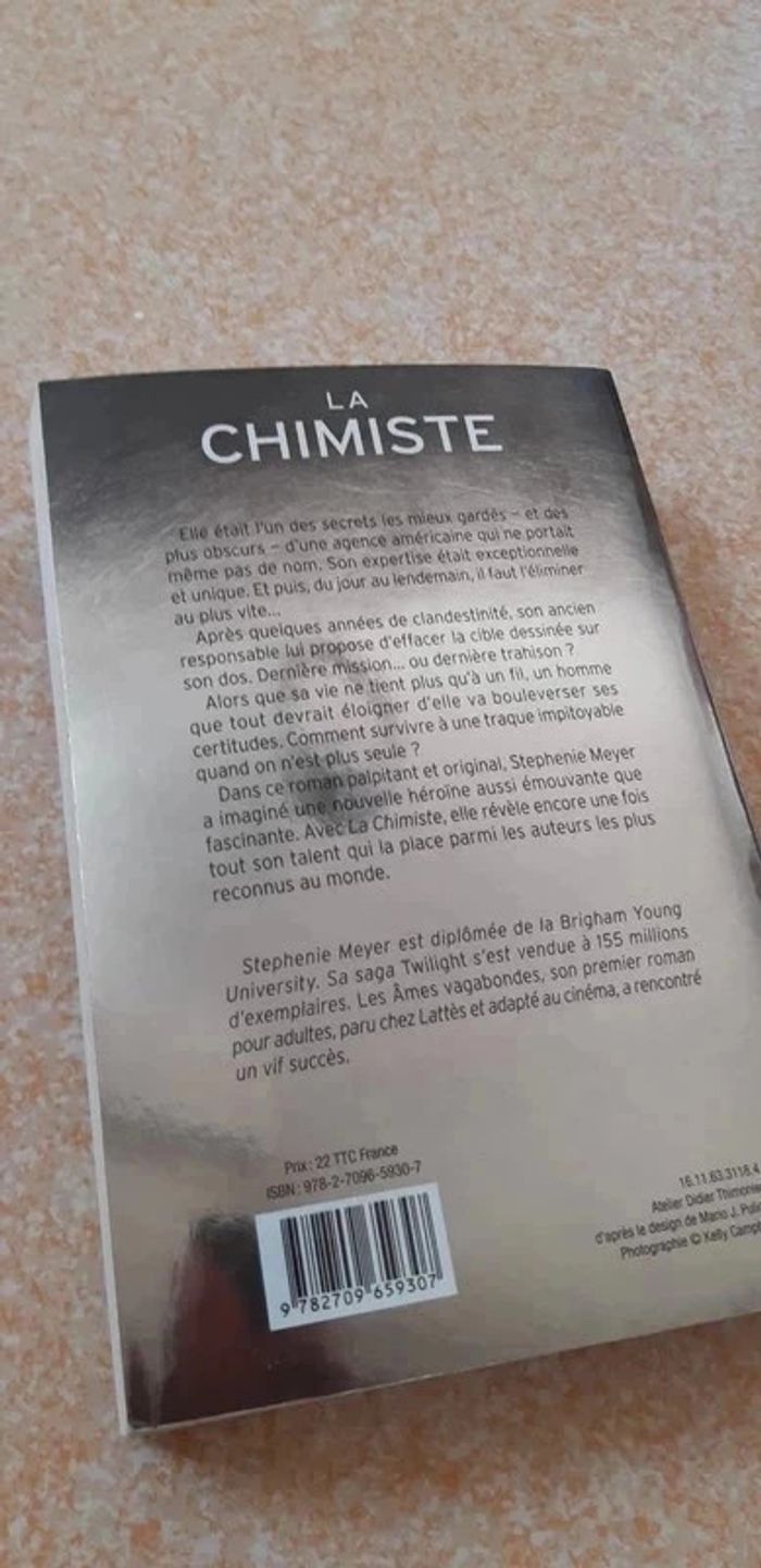 Livre "La Chimiste" Stephenie Meyer - photo numéro 5