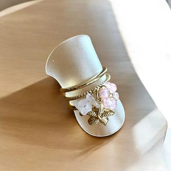 Magnifique bague triple rang avec breloques pierre nacré rose fleurs ajustable en acier inoxydable