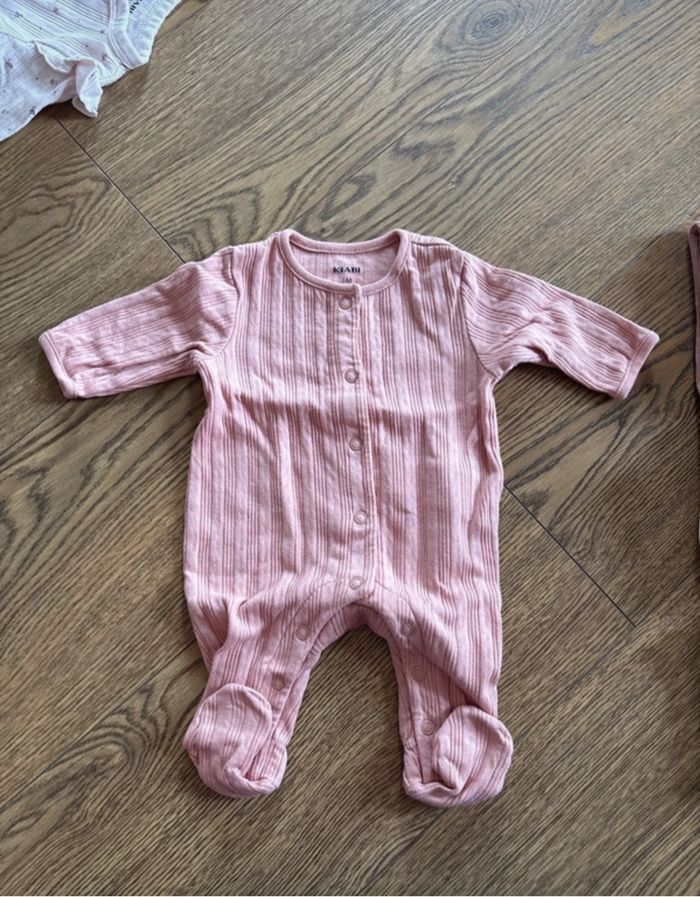 Lot de pyjamas 1 mois - photo numéro 6
