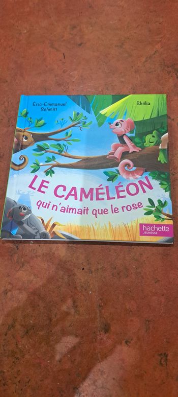 Livre le caméléon qui n'aimait que le rose