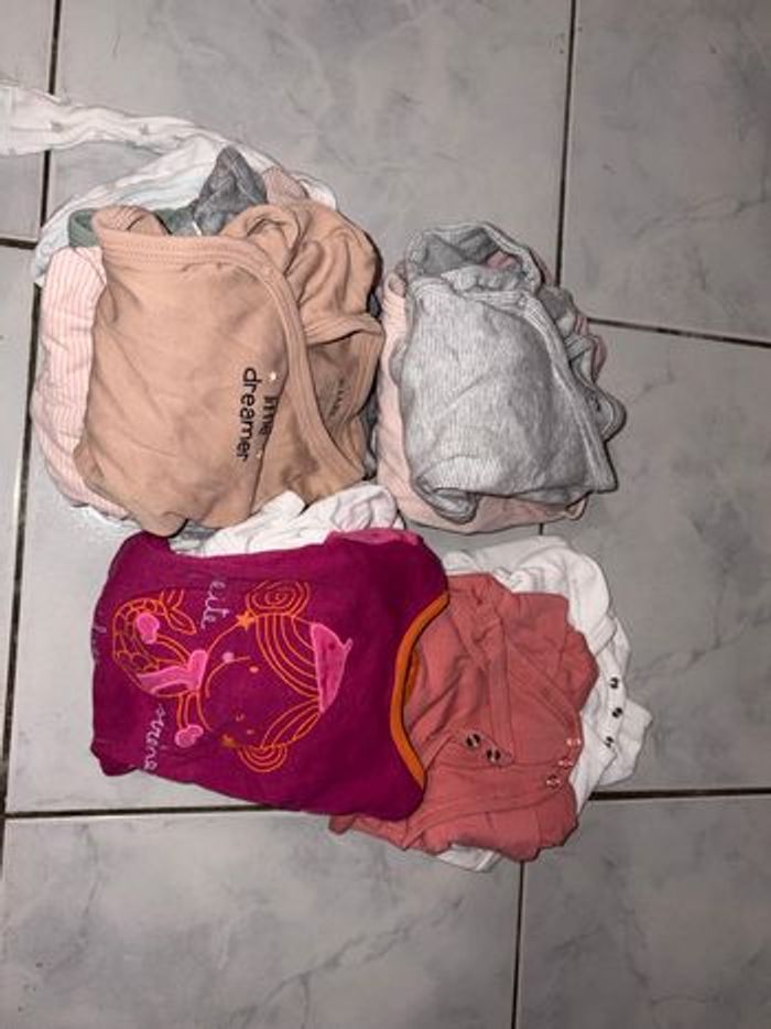 Lot vêtements bébé  fille 1 mois - photo numéro 4
