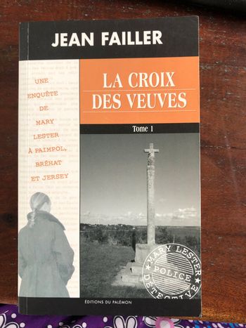 Livre poche "La croix des veuves - Tome 1" de Jean Failler
