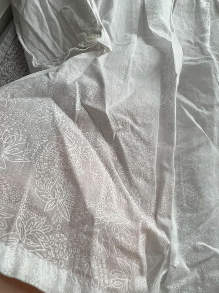 Blouse blanche - photo numéro 2