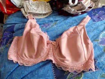 Soutien gorge rose 105D quasi neuf