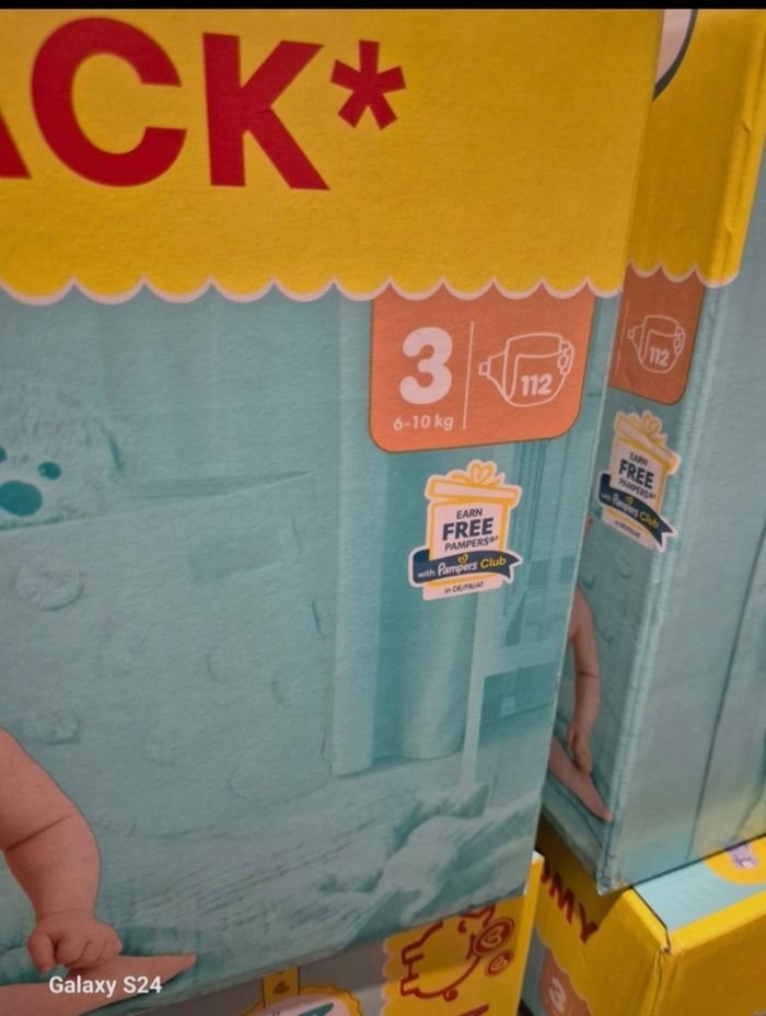 Couches Pampers taille 3 (112)