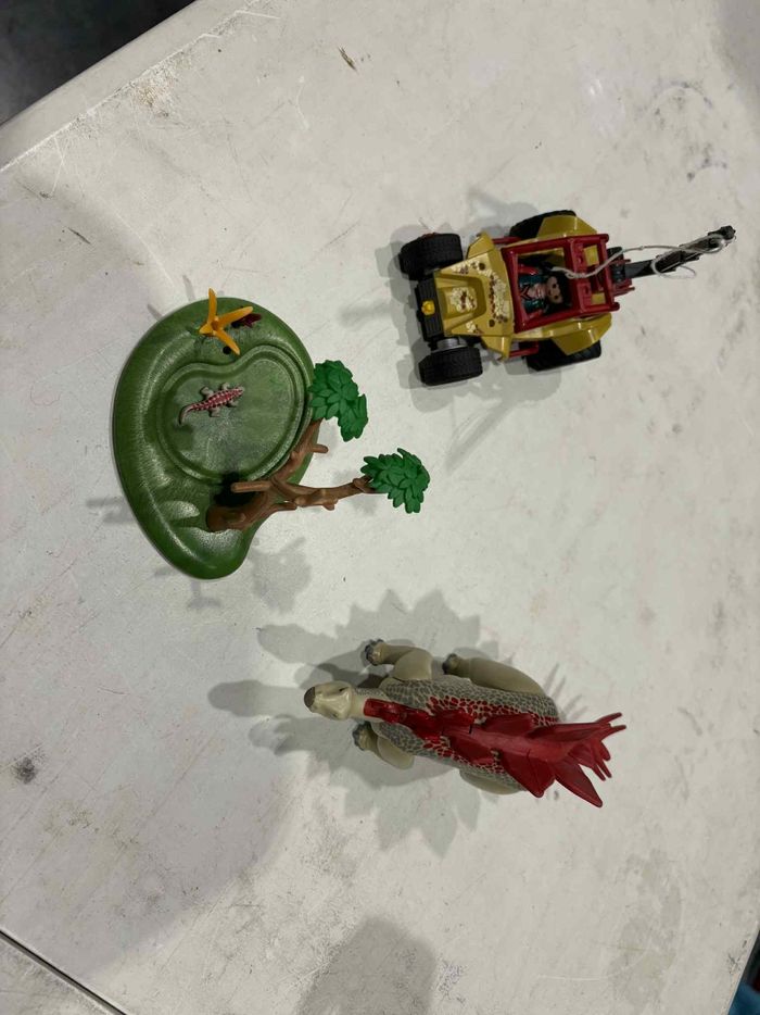 Playmobil Dinosaure avec voiture personnage et toi