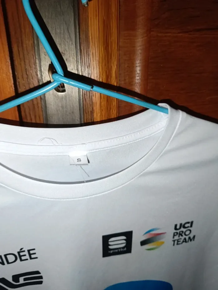 Maillot TotalEnergies taille S - photo numéro 3