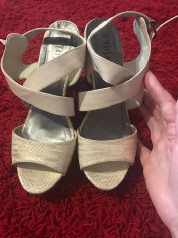 # Belles sandales femme beiges Taille 40