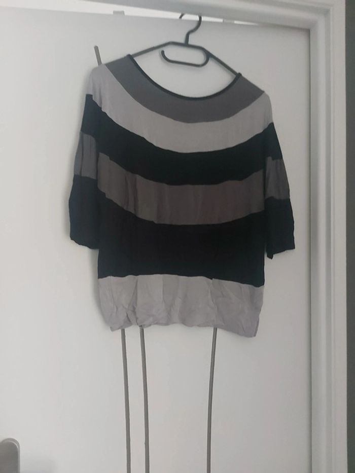 Haut manche 3/4 taille 40 gris et noir