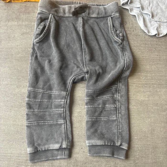 Ensemble, bébé taille9 mois - photo numéro 2