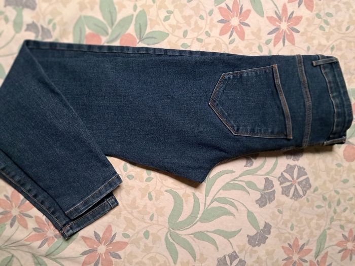 Jean neuf - photo numéro 3