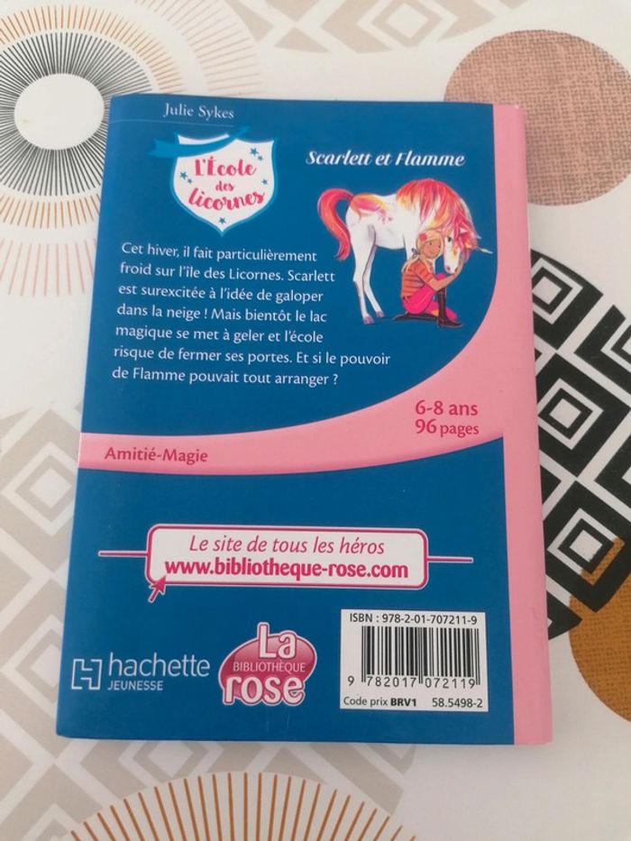 Livre l'école des licornes Scarlett et Flamme - photo numéro 2