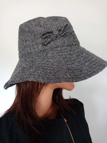 Superbe chapeau de pluie en laine 58