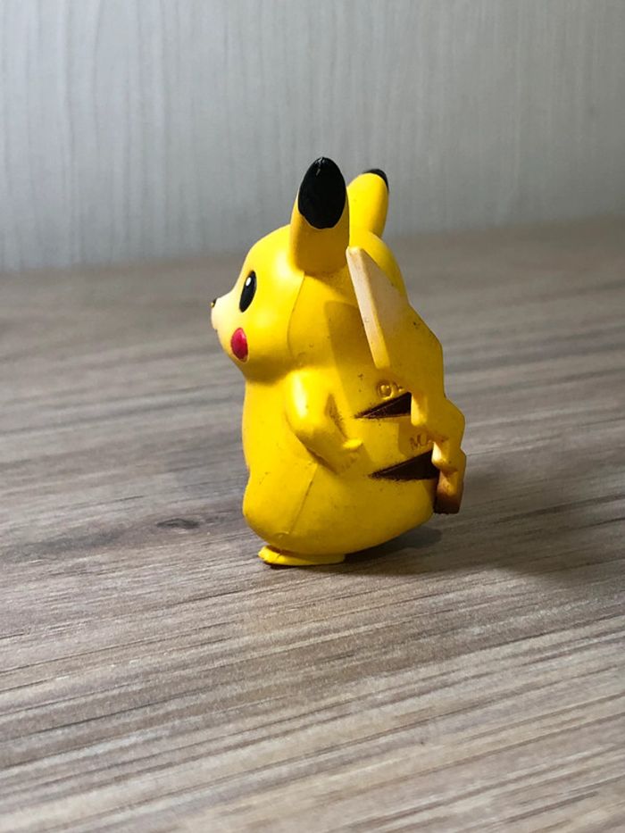 Petite figurine pikachu Pokémon Nintendo vintage - photo numéro 2
