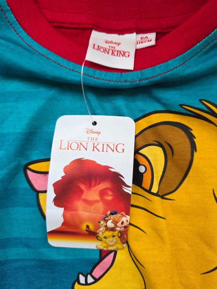 TEE-SHIRT DISNEY THE LION KING  🦁 NEUF ÉTIQUETTE DESSUS TAILLE 6ANS - photo numéro 4