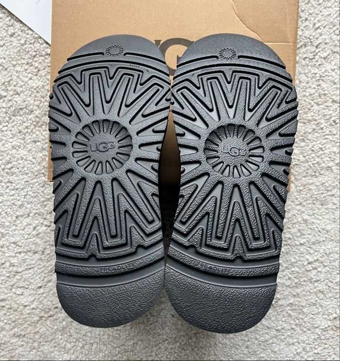 Bottines UGG Classic Mini Platform - Taille 37 - Neuves - photo numéro 4