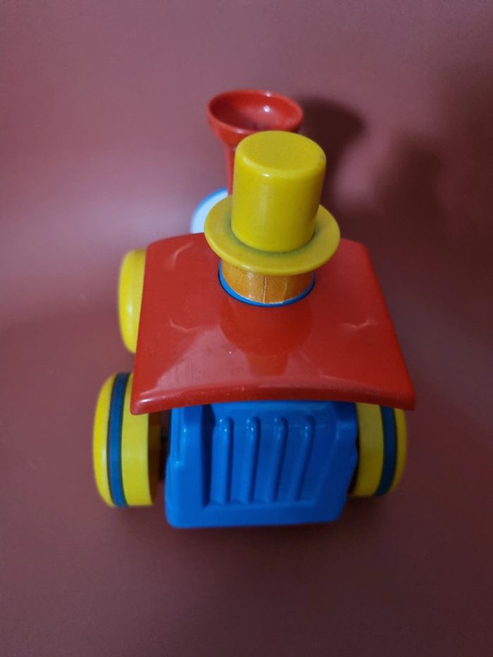 ancien jouet chicco locomotive avec métal et chapeau fonctionnelle - photo numéro 3