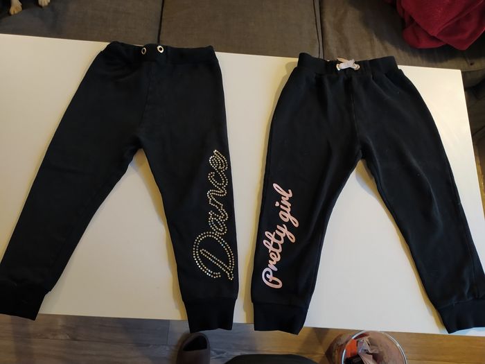 Lot 2 pantalons jogging 8 ans TBE