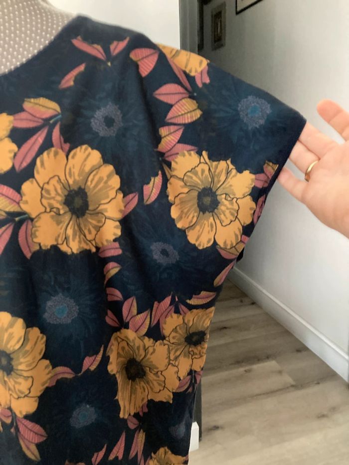 Haut fleurie Taille XXL - photo numéro 2