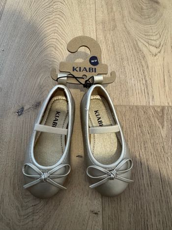 Ballerines neuves doré 