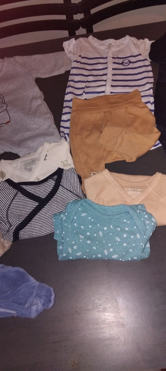 Lot vêtements bébé 0/1 mois - photo numéro 3
