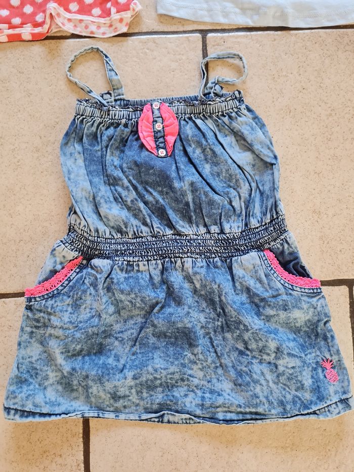 5 robes taille 4 ans - photo numéro 2