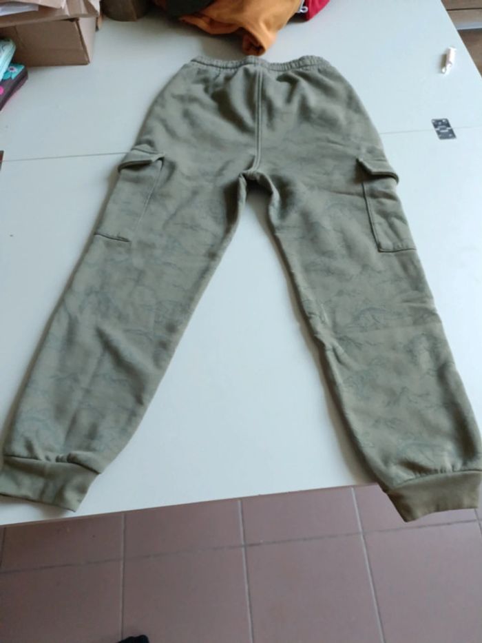 Pantalon jogging type cargo dinosaure Gémo 10 ans - photo numéro 7