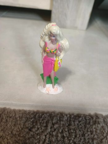 figurine barbie hawaï 1991