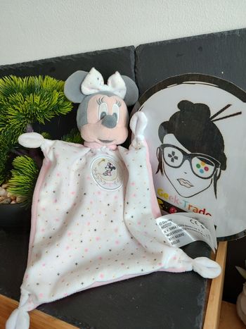 doudou plat Minnie rose blanc étoiles noir doré gris nicotoy Simba toys DD002681