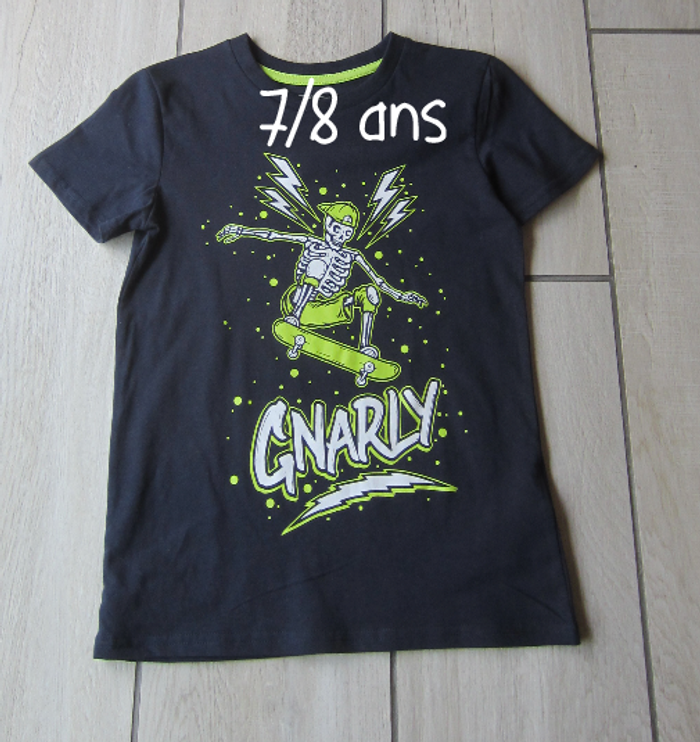 Tee shirt 7/8 ans