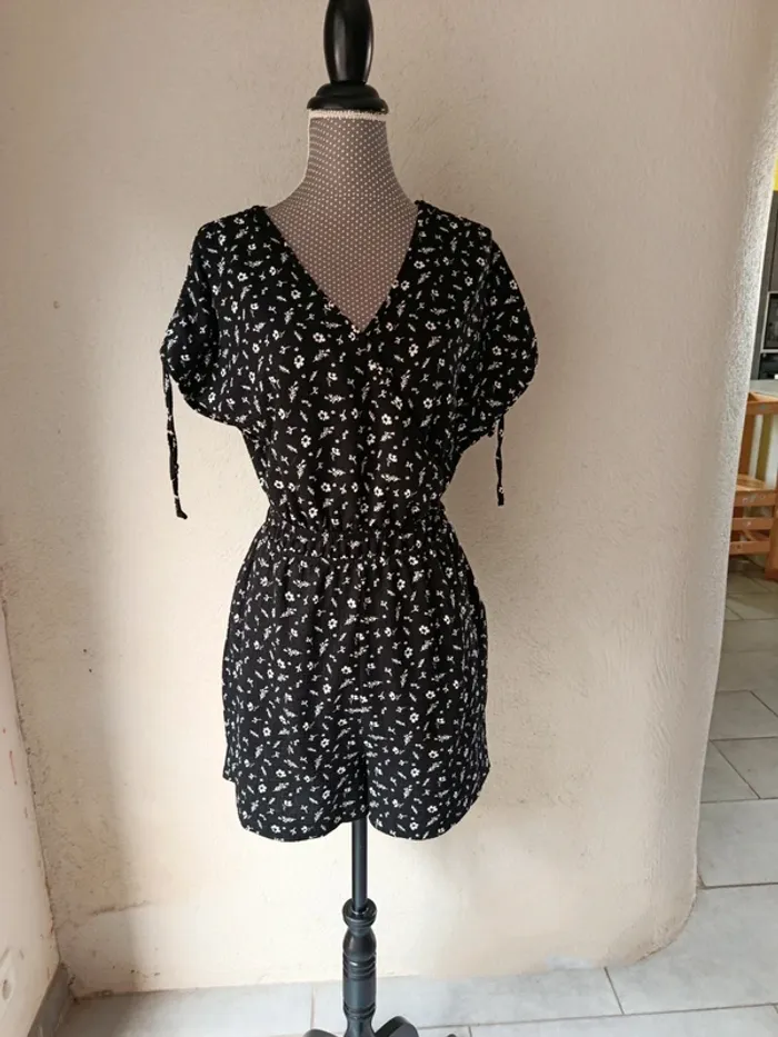 Combishort noir fleuri Taille S Kiabi