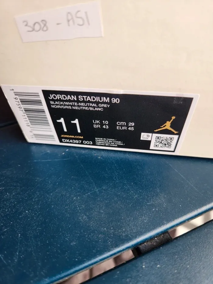 Jordan stadium 90 homme Taille 45 blanc noir neuves - photo numéro 8