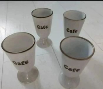 Lot de 4 mazagrans en grès