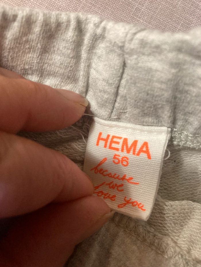Pantalon bébé gris HEMA – Taille 56 (1-3 mois) - photo numéro 2