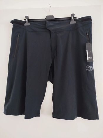 Short Oakley T 50 (us40)