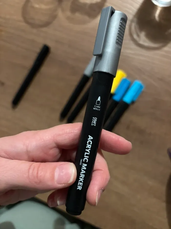 Lot de 7 feutres acrylique neuf - photo numéro 3