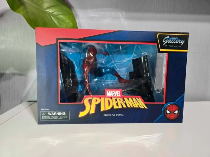 Diorama Spiderman Webbing (18cm)