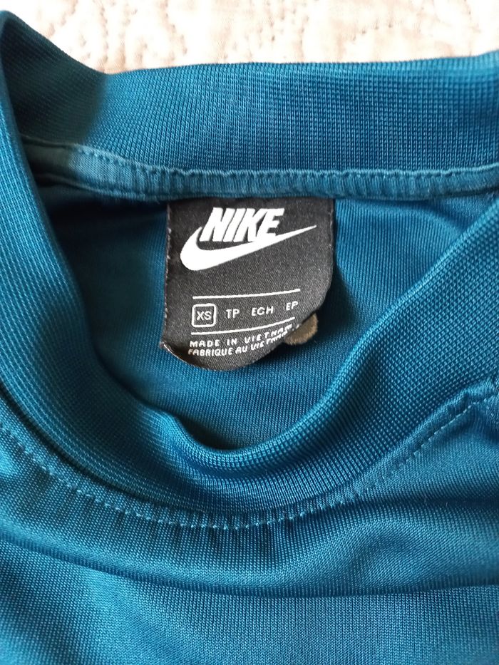 Sweat nike  Taille  XS - photo numéro 2