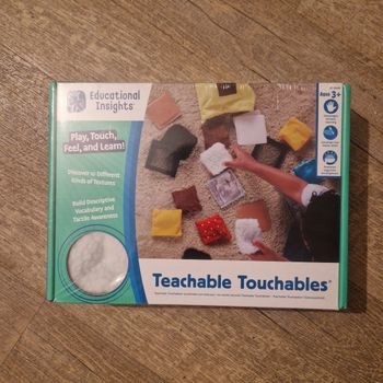 Jeu à toucher matières 
