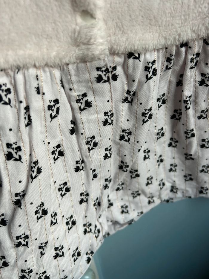 Robe blanche fleurs noires, dpam , 6 mois - photo numéro 8