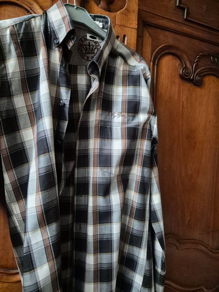 Chemise homme manches longues.