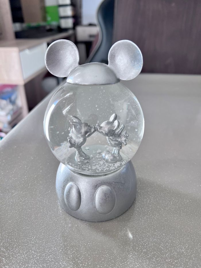 Snowglobe Mickey et Minnie disney - photo numéro 4