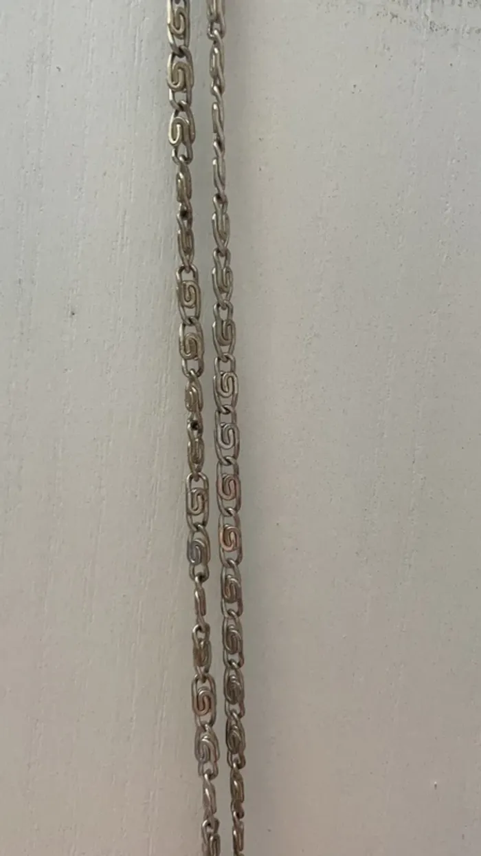 Collier avec pendentif - photo numéro 3