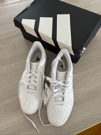 Baskets adidas neuve taille 40