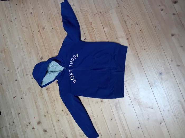 Sweat zippé taille 10 ans