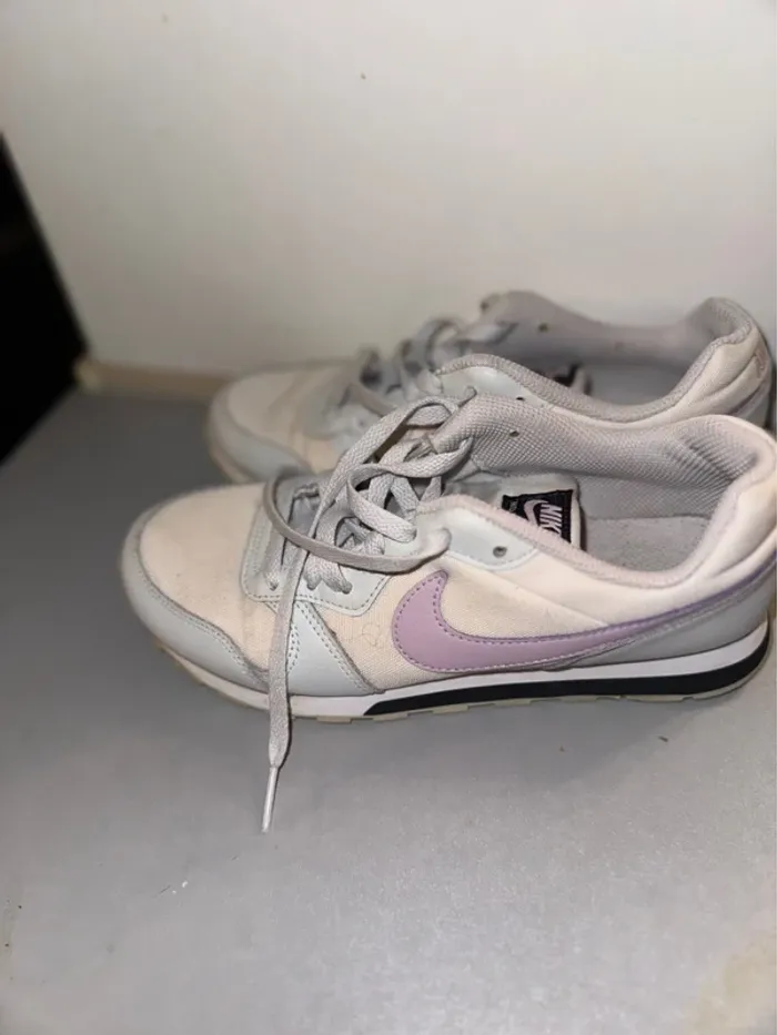 Baskets Nike pointure 37,5 - photo numéro 2