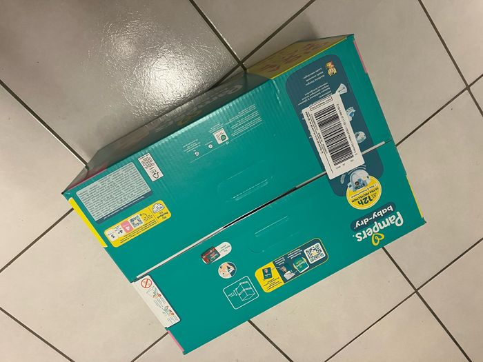 Carton de Pampers T 4 - photo numéro 2