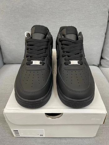 Nike Air Force 1 triple black taille：40