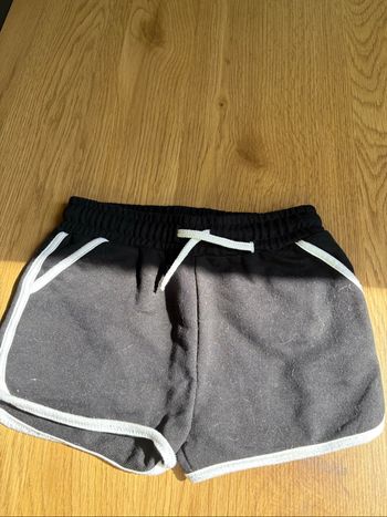 Short fille taille 116